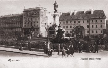 Pomnik Adama Mickiewicza, Dziekanka
